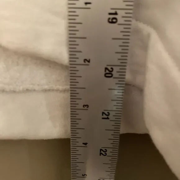 Disney Mickey Mouse & Friends White Retro Sweatshirt Large Genuine Mousewear - Picture 6 of 9